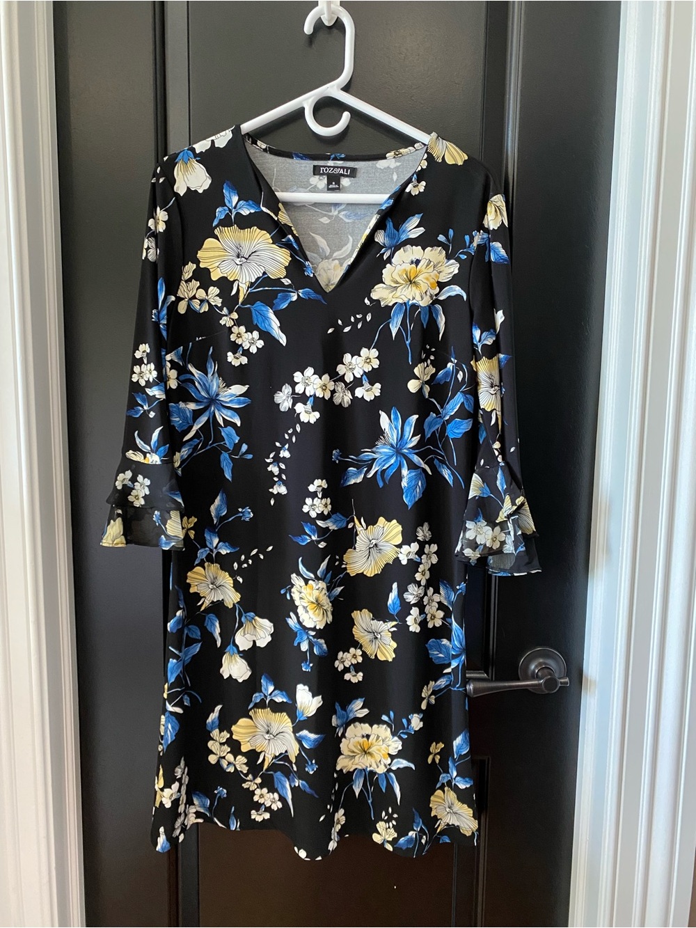 Roz & Ali Black, Blue, & Yellow Floral V-Neck 3/4-Sleeve Dress